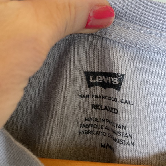 Levi’s tee - Picture 2 of 2